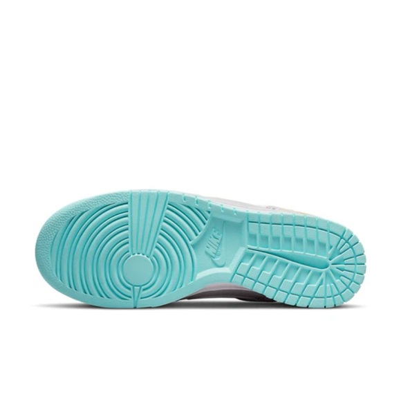 Nike Dunk Low SE 'Barber Shop - Grey' M 8.5 2022 release DH7614-500 - Picture 6 of 6